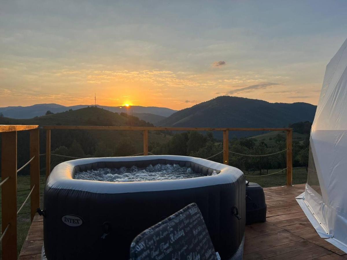 Hotel Tranquil Dome - Manta'S Retreat Glamping Cornereva Exterior foto
